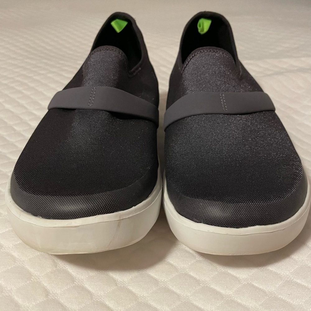 EUC OOFOS OOmg Low Slip On Shoe Sneaker